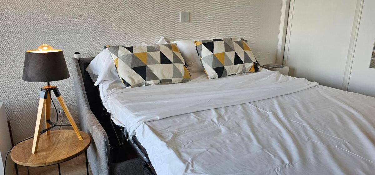 Paris Expo Suite: 4-Star Hotel with Apartment & Parking near Porte de Versailles Issy-les-Moulineaux Exterior photo