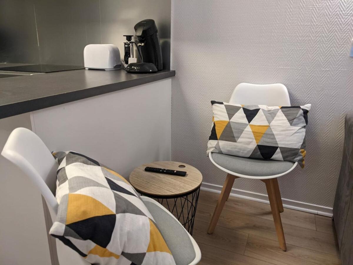 Paris Expo Suite: 4-Star Hotel with Apartment & Parking near Porte de Versailles Issy-les-Moulineaux Exterior photo